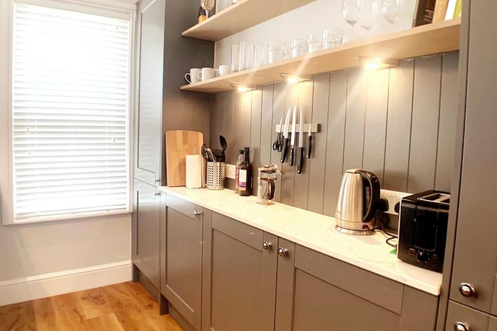 A Beautiful And Stylish 2 Bed Flat Close To Beach Bournemouth Dış mekan fotoğraf