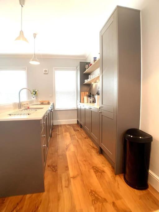 A Beautiful And Stylish 2 Bed Flat Close To Beach Bournemouth Dış mekan fotoğraf